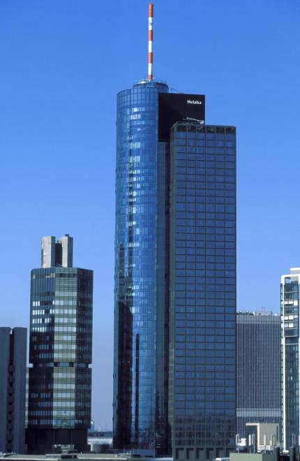 Die Fassade des Main Towers