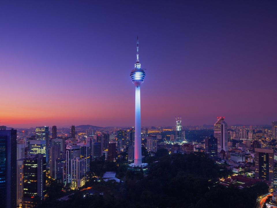 Der Fernsehturm Menara in Kuala Lumpur. Foto: Adobe Stock____