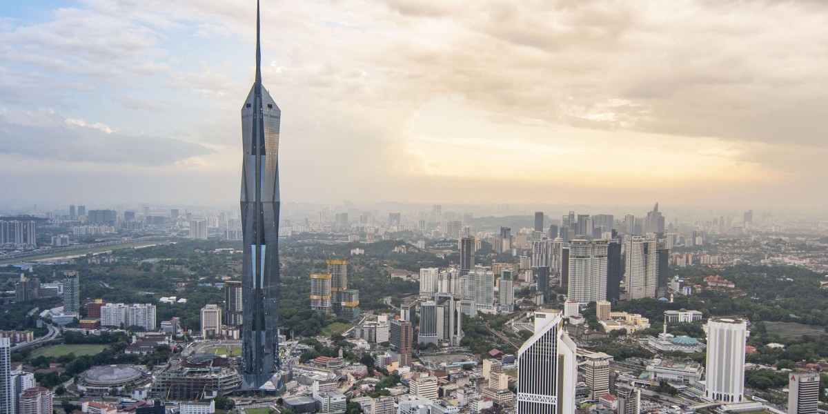Der Merdeka 118 ragt weit über die anderen Dächer Kuala Lumpurs hinaus. Foto: iStock