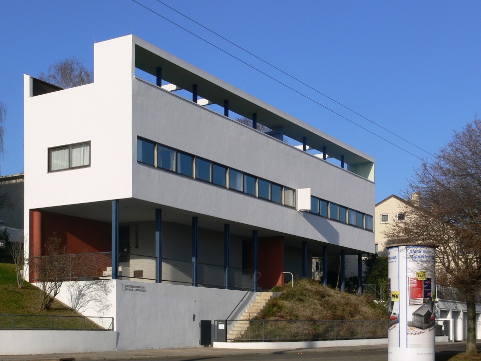 Das Corbusier-Haus in der Stuttgarter Weißenhofsiedlung. Foto: Andreas Praefcke/Wikipedia____