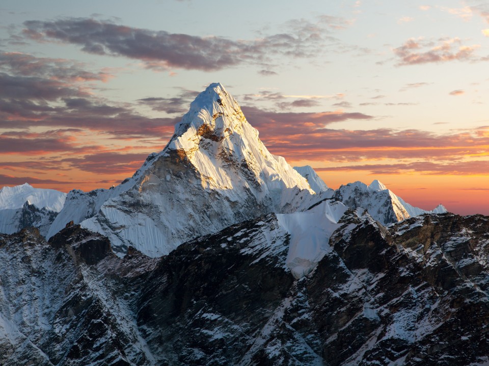 Der Mount Everest im Himalaya____