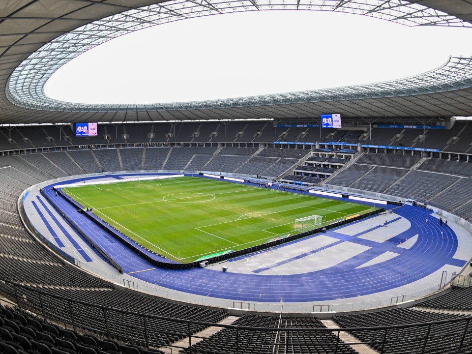Mit über 70.000 Plätzen finden im Olympiastadion bei der Europameisterschaft so viele Menschen Platz wie in keinem anderen EM-Stadion 2024. Foto: picture alliance / osnapix____