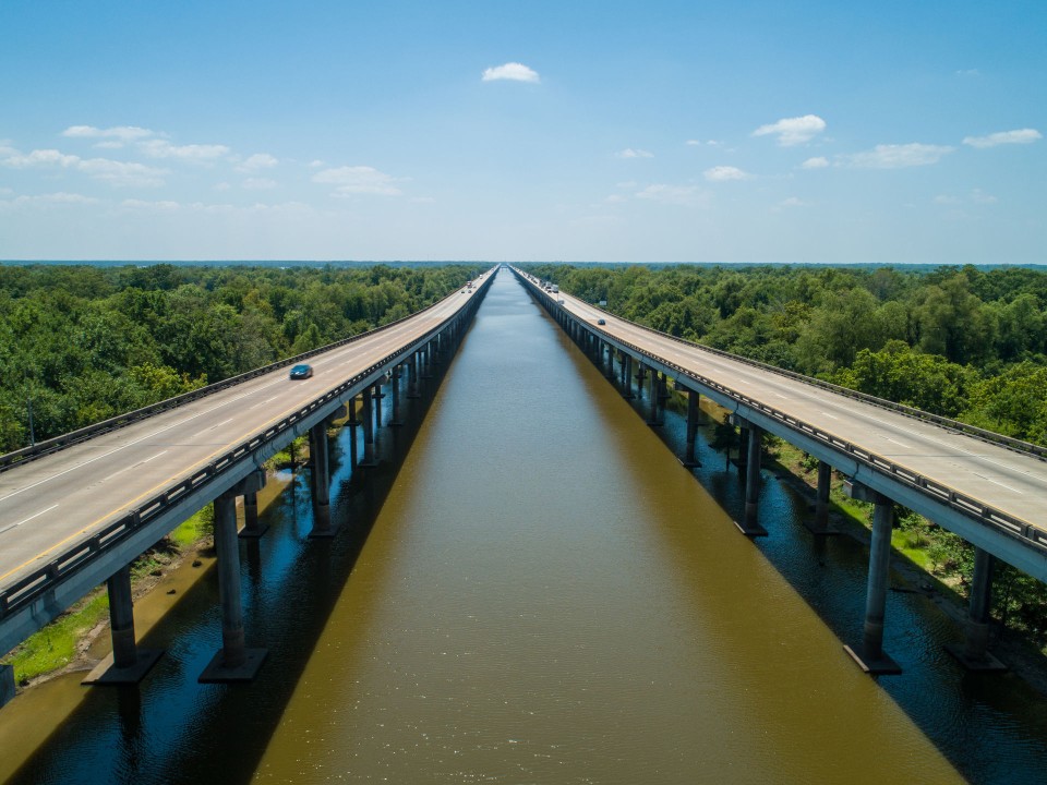 Knapp 30 Kilometer führt die Atchafalaya Swamp Brücke durch die Sümpfe Louisianas. Foto: iStock____
