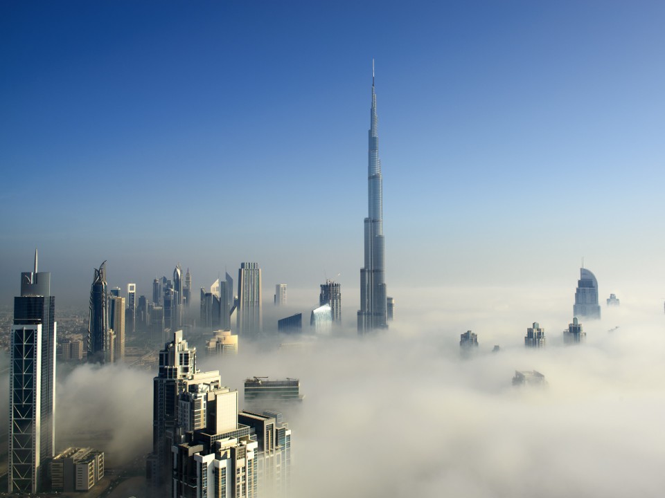 In Dubai stehen viele moderne Wolkenkratzer, der Burj Khalifa ist das derzeit höchste Gebäude der Welt. Foto: Getty Images____