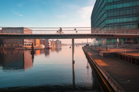 Die fast schon ikonische Fahrradbrücke Cykelslangen in Kopenhagen. Foto: Getty Images