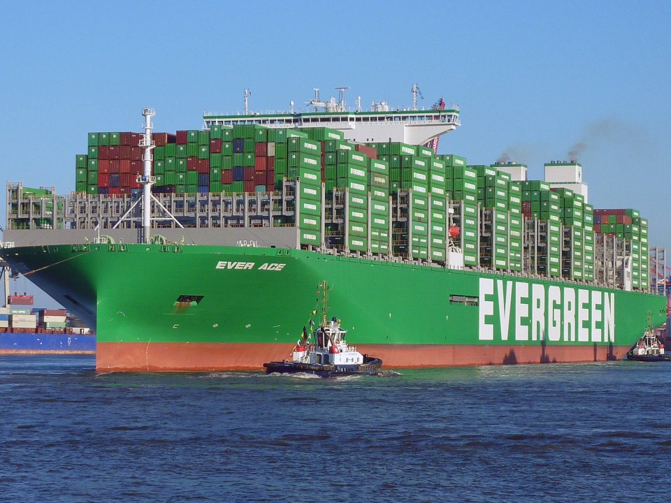 Die Ever Ace wurde erst im Jahr 2022 von ihrem Schwesternschiff Ever Alot als größtes Containerschiff der Welt abgelöst. Foto: Wikipedia/Wolfgang Fricke____