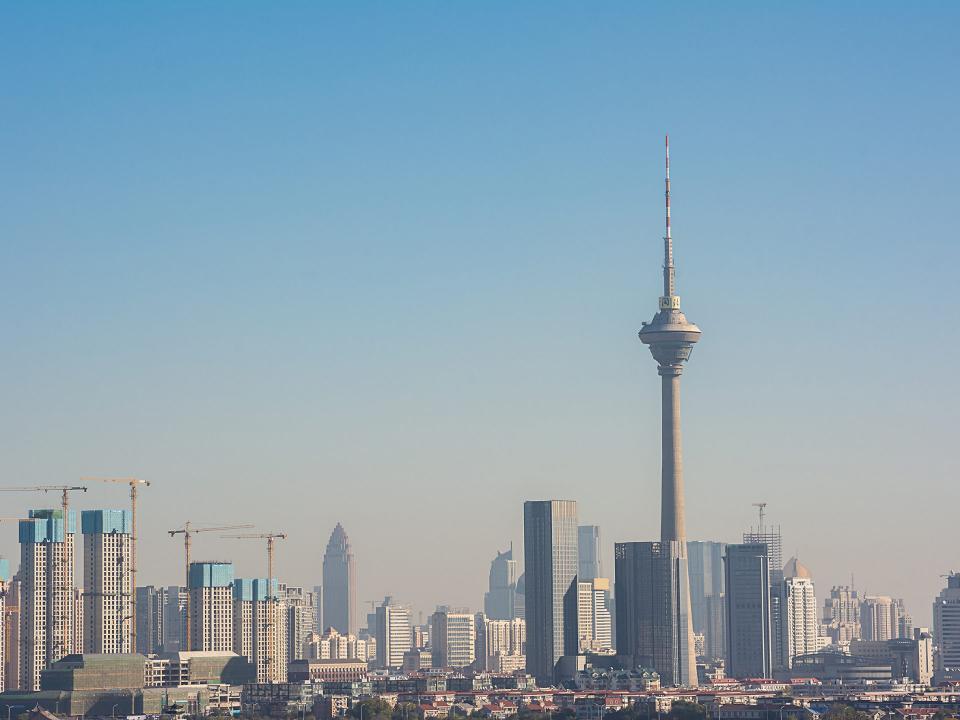 Der Radio- und Fernsehturm in Tianjin. Foto: Adobe Stock____
