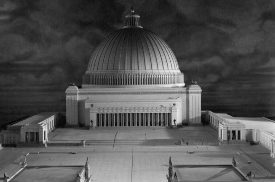 Die Große Halle sollte das Zentraum von Hitlers "Welthauptstadt Germania" werden. Foto: Bundesarchiv____