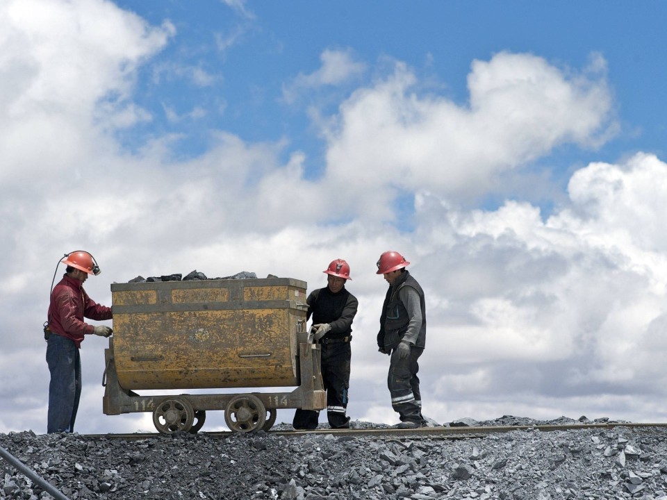 Die Einwohner La Rinconadas suchen ihr Glück in der Goldmine. Foto: imago/ZUMA Press____