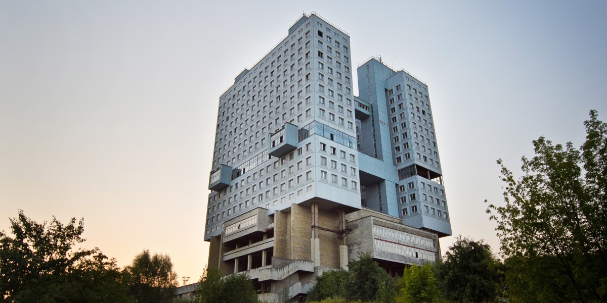 Das Haus der Sowjets im russischen Kaliningrad wurde niemals fertig. Den Komplex zu einem Geschäftszentrum umzubauen, scheiterte ebenfalls. Foto: AdobeStock