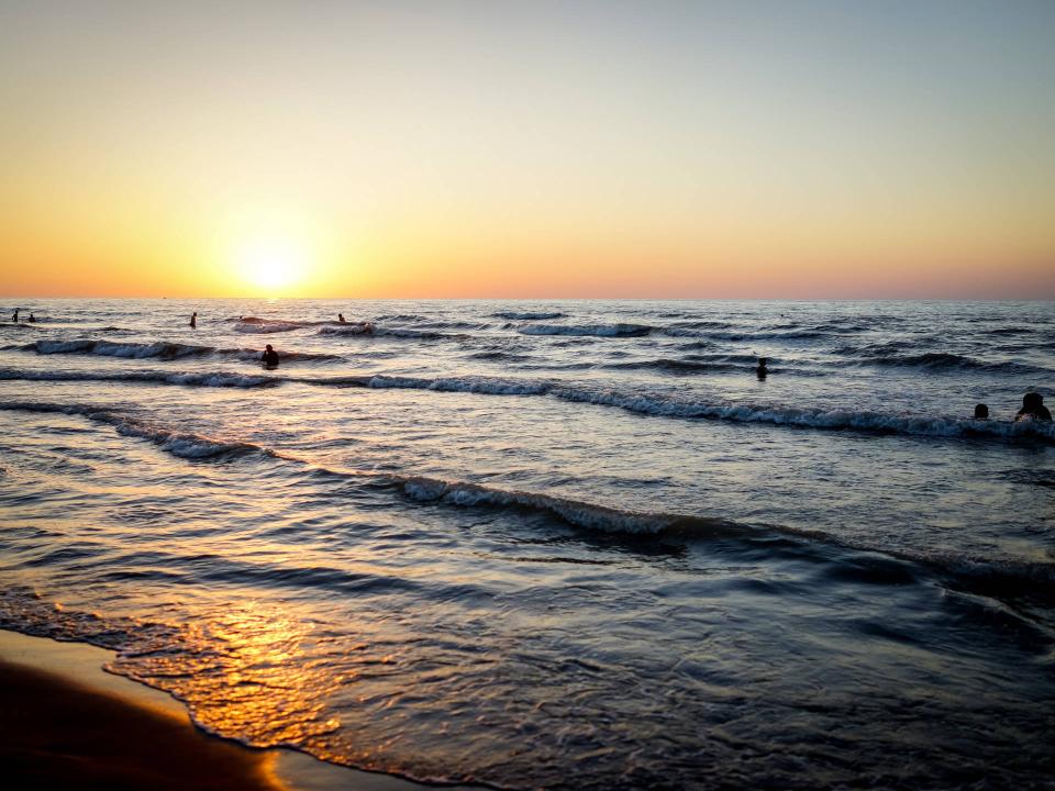 Kein Land in Sicht: Das Kaspische Meer als größter See der Welt ist größer als Deutschland. Foto: Adobe Stock____