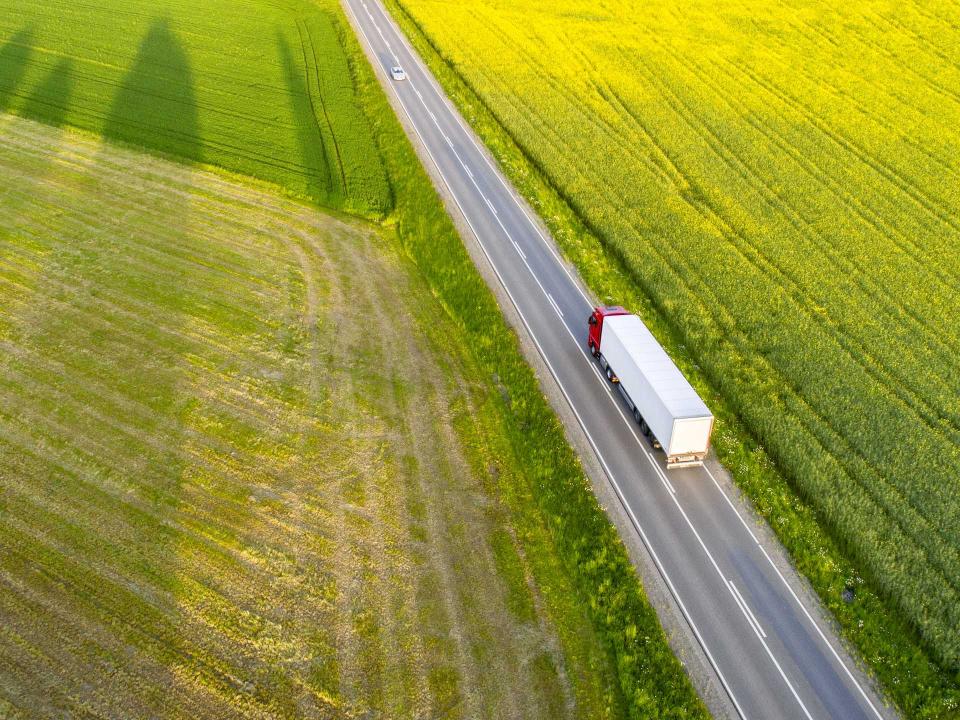 Der Kraftstoff aus einem Werk soll künftig den jährlichen Bedarf von 300 LKWs decken. Foto: Getty Images____