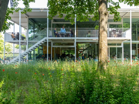Außenbereich des Studierendenhauses, Foto: Kristina Rottig/TU Braunschweig