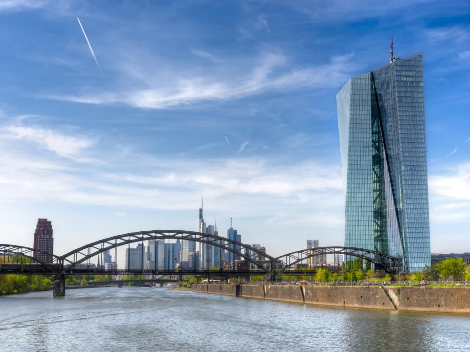 Die Fassade des Skytower____