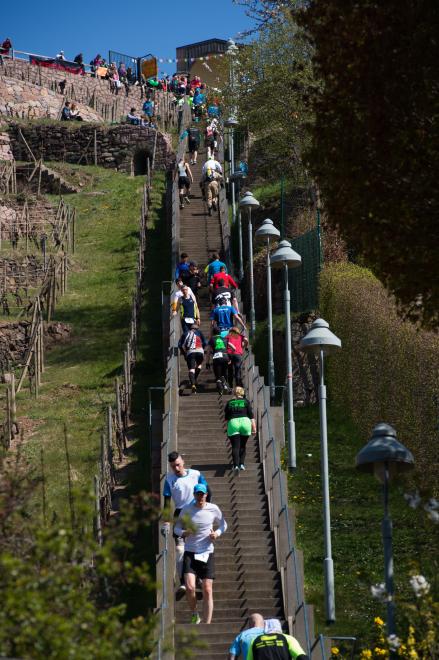 397 Stufen hat die Spitzhaustreppe - kein Wunder, dass sie auch als Himmeltreppe bezeichnet wird. Beim Treppenmarathon müssen die Teilnehmer 100 Mal hinauf - und wieder hinunter. Foto: Picture Alliance