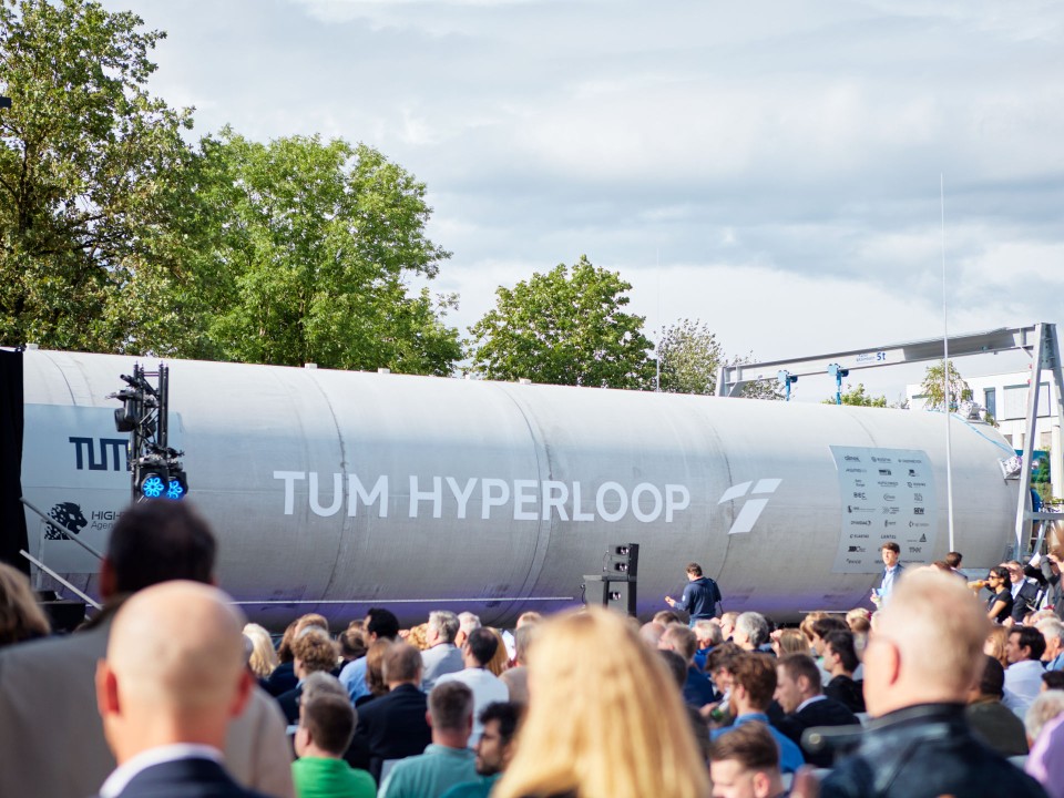 Das Rollout-Event für den Hyperloop der TU München fand im Juli 2023 statt. Foto: TUM Hyperloop Programm____