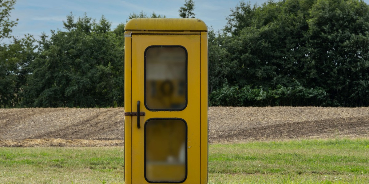 Telefonzellen standen nicht nur in Städten, sondern zum Teil auch auf Feldern oder am Waldesrand. Foto: Getty Images