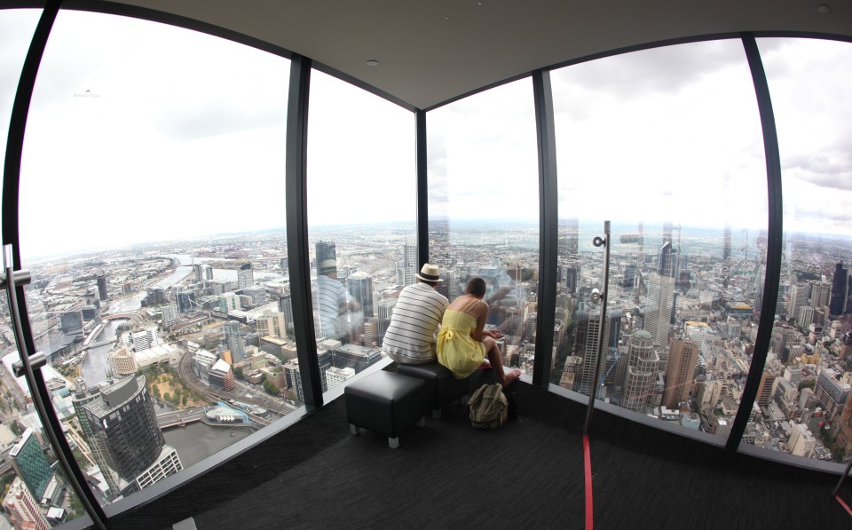 Die Aussichtsplattform "The Edge" befindet sich in der 88. Etage des Eureka Tower in Melbourne. Foto: AdobeStock____
