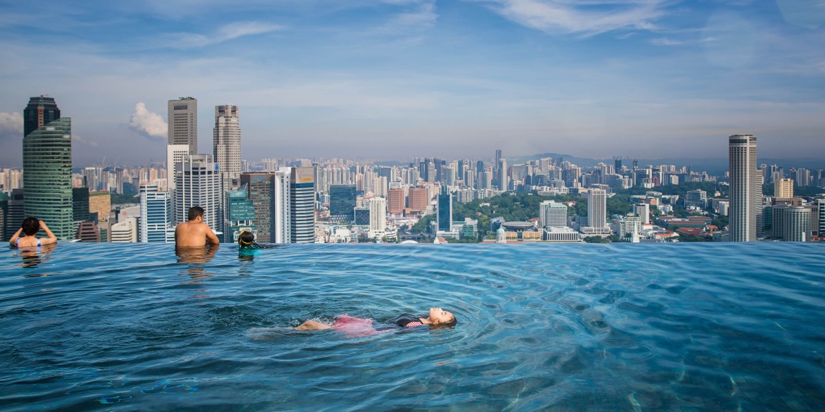 Marina Bay Sands Hotel, Aussicht auf die Stadt und den Infinity Pool