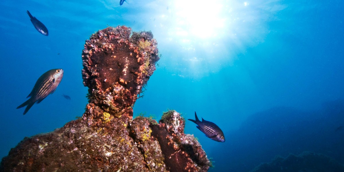 Die römische Stadt Baiae, die vor rund 1.700 Jahren im Golf von Neapel versank, ist heute das größte Unterwassermuseum der Welt. Foto: Alamy