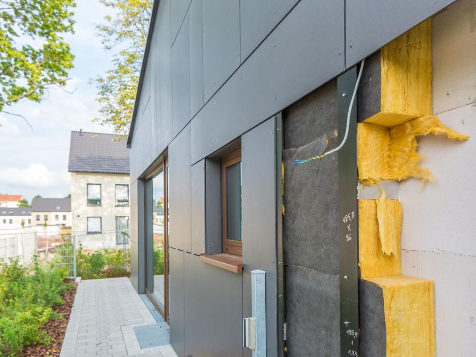Eine effiziente Wärmedämmung ist ein absolutes Muss, um den Energiebedarf zu verringern. Foto: Adobe Stock____