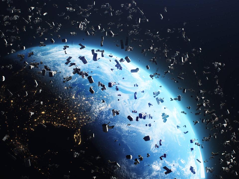 Die wachsende Menge an Weltraumschrott wäre eine Gefahr für einen Weltraumlift. Foto: Adobe Stock____