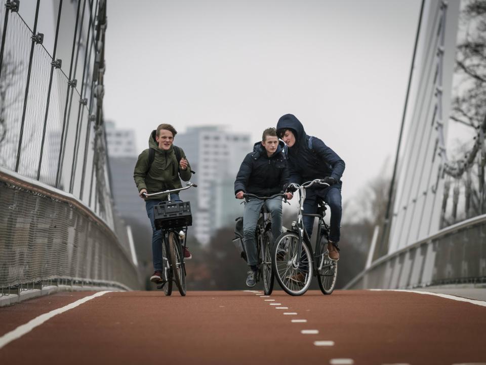 An vielen Orten in den Niederlanden gibt es bereits beheizte Radwege, zum Beispiel in Utrecht. Bild: IMAGO / ANP____