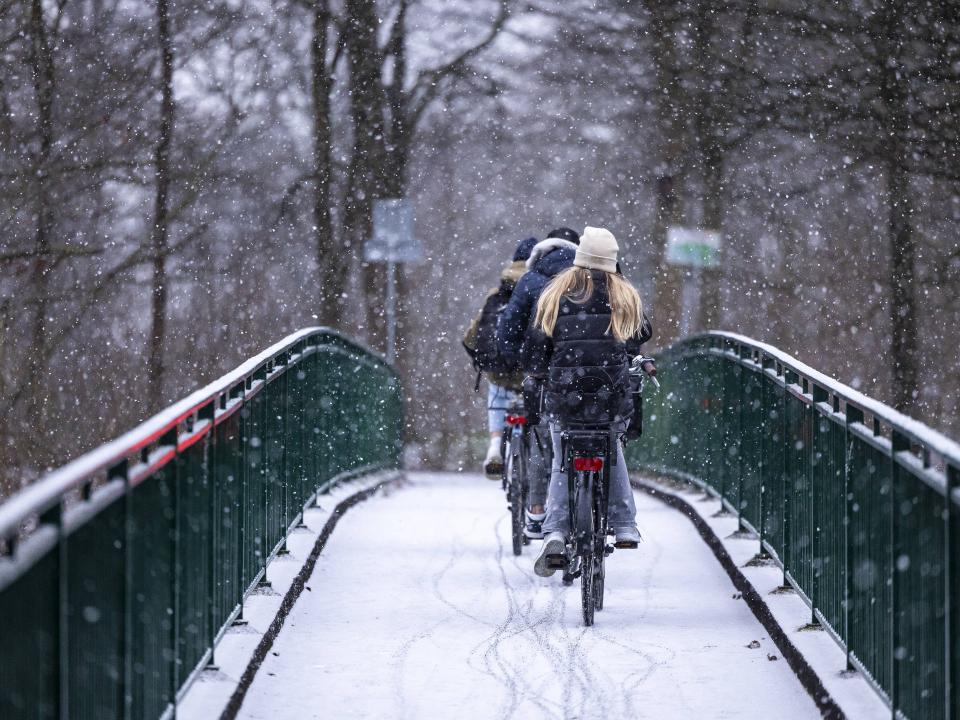 Fahrradfahren kann im Winter ein großes Sicherheitsrisiko mit sich bringen. Bild: IMAGO / ANP____