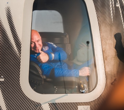 Mit seinem Suborbitalflug schrieb Amazon-Gründer Jeff Bezos 2021 Geschichte – und brachte den Weltraumtourismus voran. Foto: Blue Origin