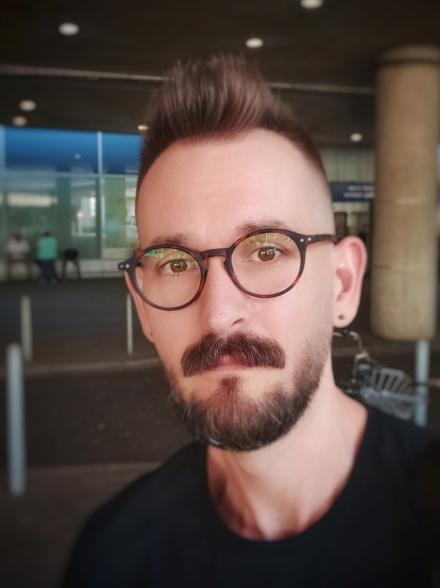 Filmwissenschaftler Jablonski: Ein Mann mit braunen Haaren, Brille und Bart blickt in die Kamera.