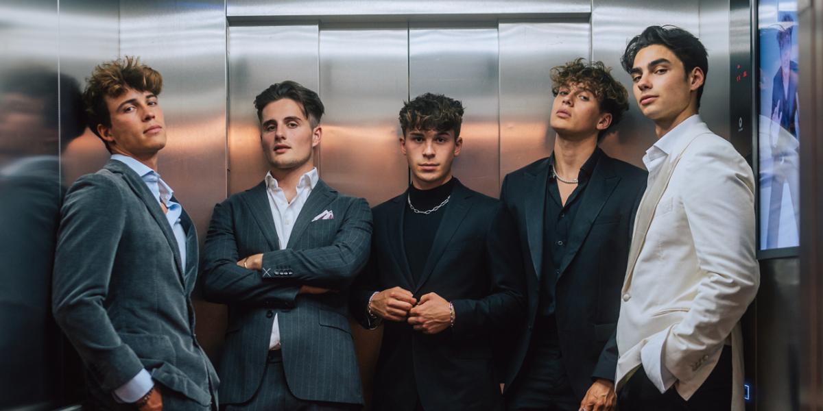 In Schindler-Aufzügen fühlen sich die Elevator Boys besonders wohl. Foto: Schindler Deutschland