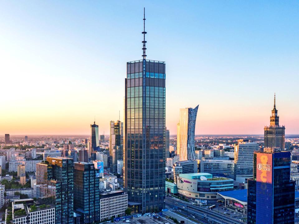 Der Varso Tower ist Teil des drei Gebäude umfassenden Komplexes Varso Place.____