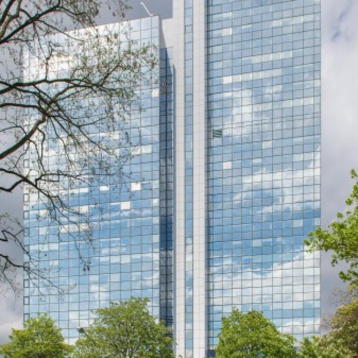 Südansicht vom Hochhaus ©Wikimedia Commons/Epizentrum ____