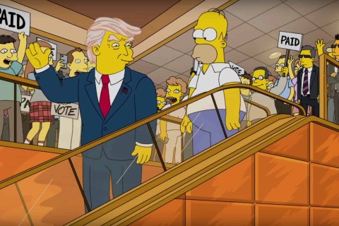 Donald Trump und Homer Simpson auf einer Rolltreppe