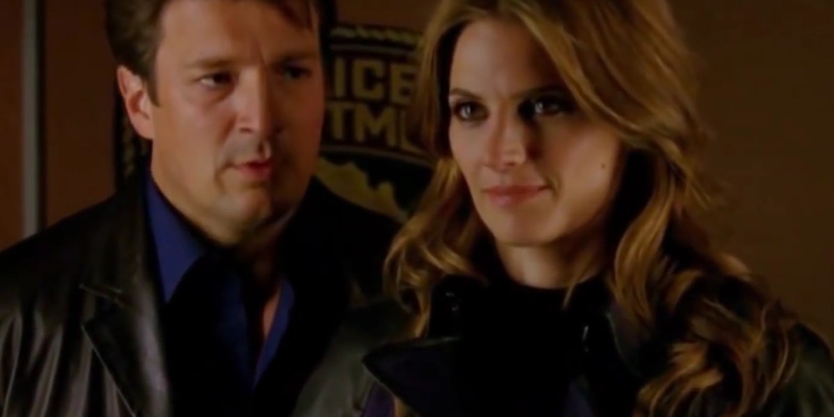 Die Polizistin Kate Beckett trifft in der Krimi-Serie Castle auf den Schriftsteller Richard Castle.