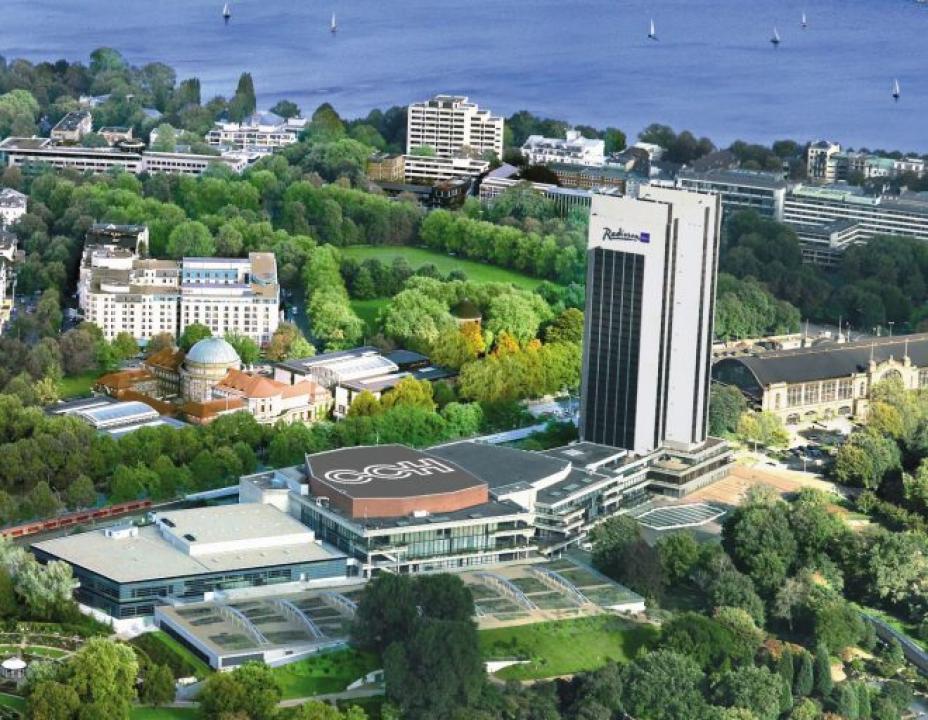 Das Radisson Blue Hotel in Hamburg hat 27 Geschosse. © Radisson Blu____