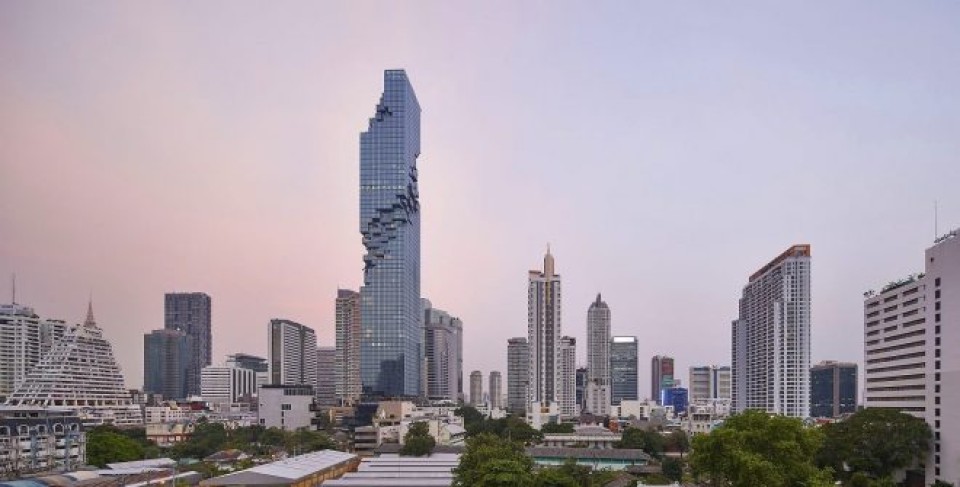 Der MahaNakhon-Tower in Bangkok von Ole Scheeren und OMA Office for Metropolitan Architecture aus Peking. © Hufton Crow  ____