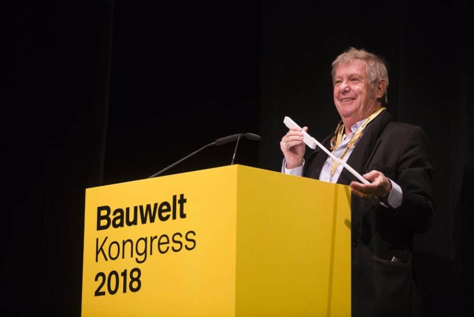 Wie digital ist ein Zollstock? Der Architekt Wolf D. Prix stellt die entscheidende Frage.____
