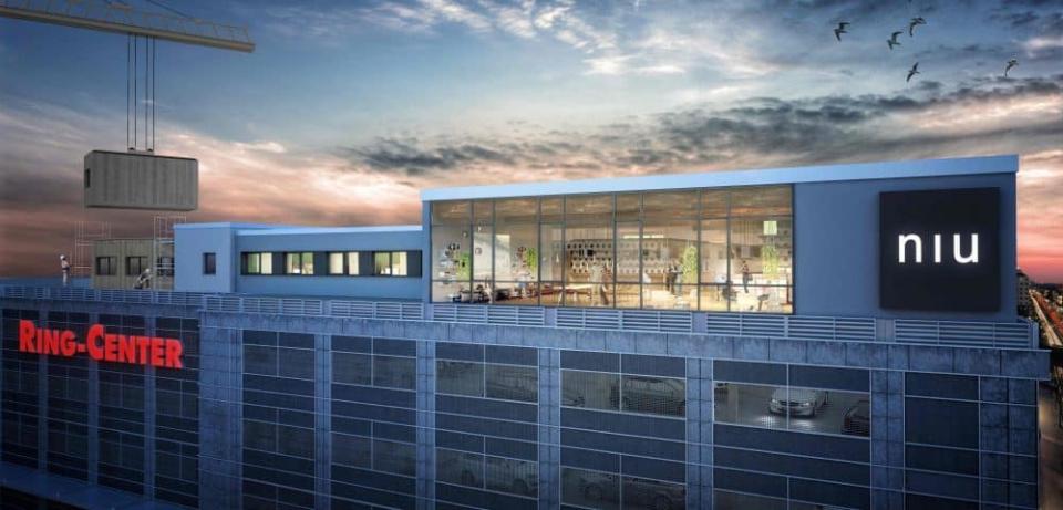 Modul-Hotel in Berlin auf dem Dach des Ring-Centers.____