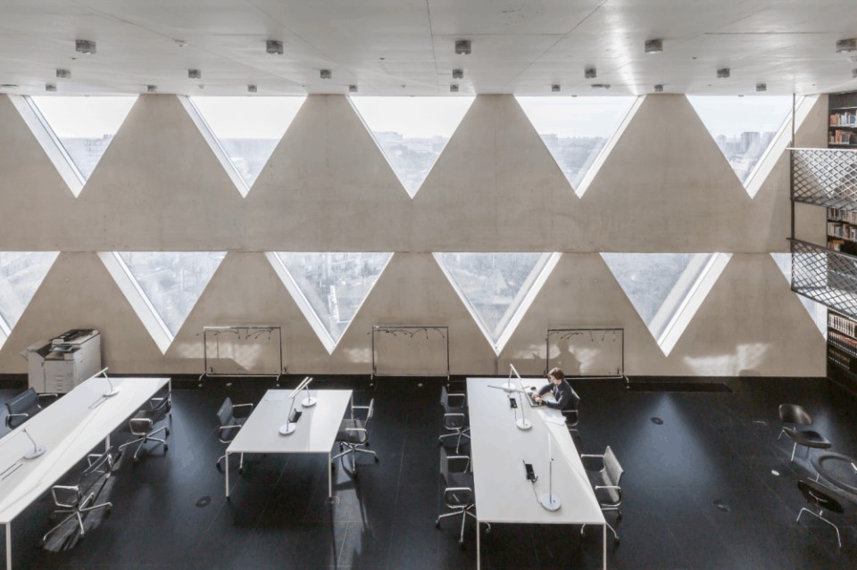 Inneres des Neubau der Provinzregierung Antwerpen Xaveer De Geyter Architects____