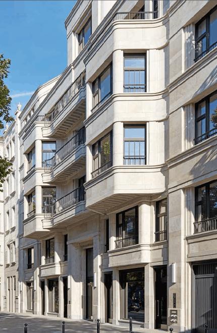 Gute Nachbarschaft: Die Fassade des Palais setzt Akzente in der Häuserflucht, ohne sie zu dominieren. Foto: Nöfer Architekten
