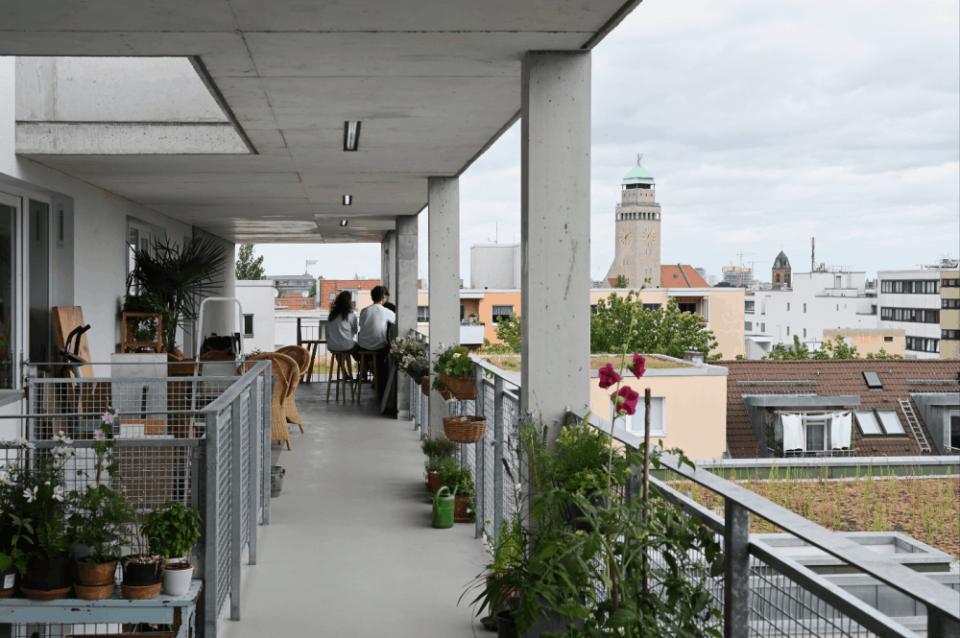 Laubengänge im Projekt Neues Wohnen der der Brisestraße im Rollbergkiez____