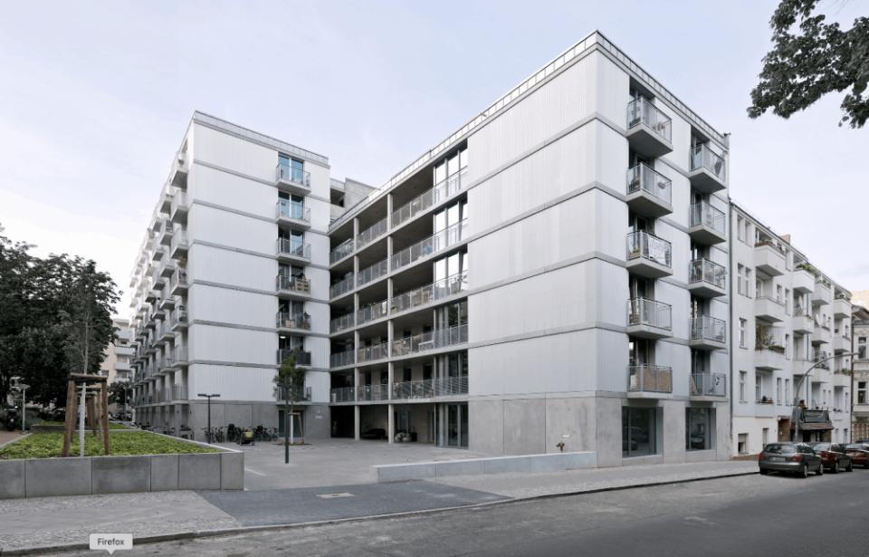 Der Mix macht's: Alluminium, Sichtbeton und große Fenster schaffen ein modernes Wohngefühl. Foto: © Andrew Alberts   ____