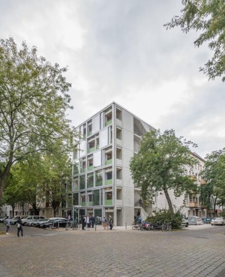 Wohnregal in Berlin. Credit: David von Becker