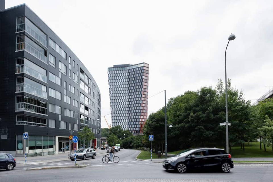 Die besondere Form des Stockholm One-Turms verringert den Flächenbedarf. © Sauerbruch Hutton/Anders Bobert  ____