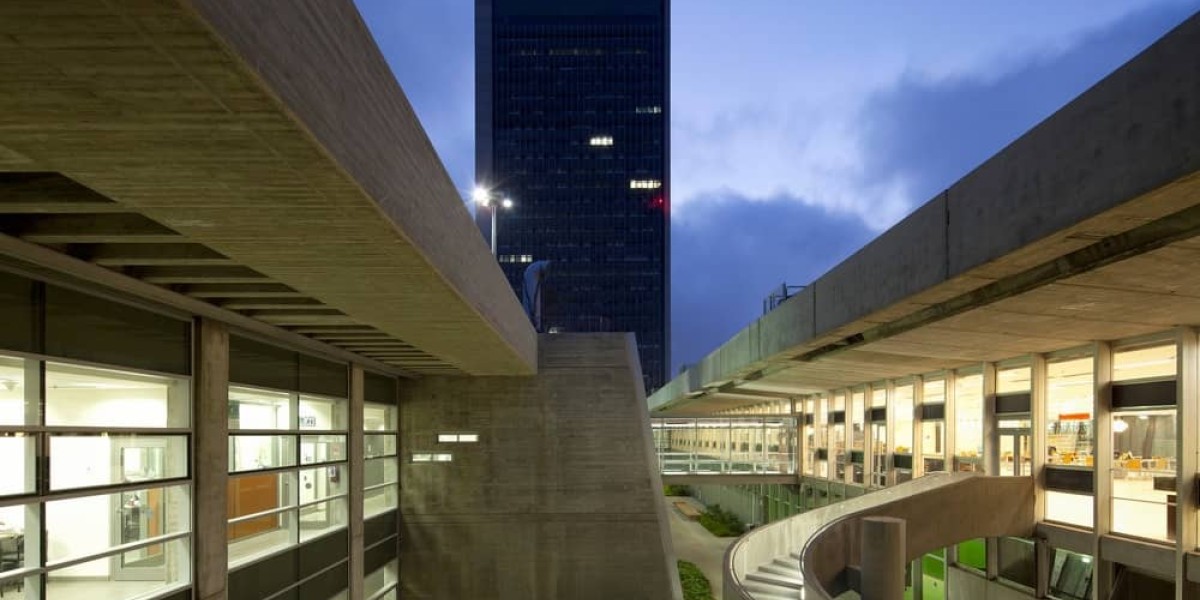 Der Niemeyer-Turm der Uni-Haifa: Er ist von vielen Orten rund um die Hafenstadt aus zu sehen. © v2com/Amit Geron
