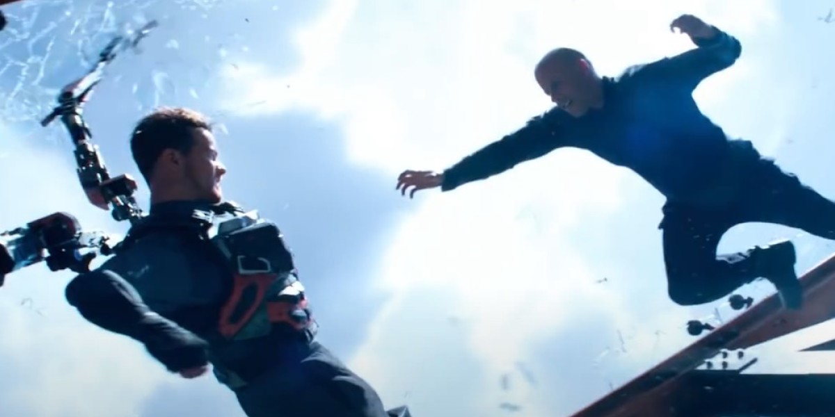 Ein Kampf jenseits der Gesetze der Physik: Vin Diesel (rechts) gegen Sam Heughan im Film Bloodshot. Quelle: Youtube