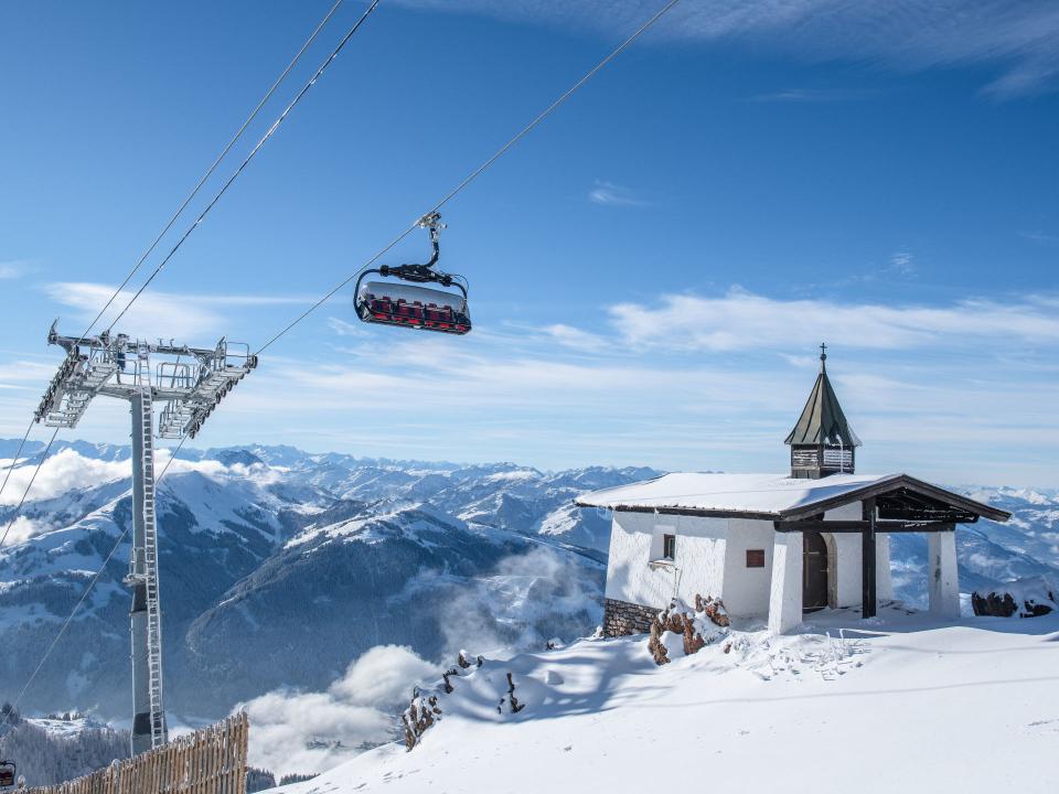 Die neue 6er-Sesselbahn Brunelle sorgt für mehr Komfort am Kitzbüheler Horn. Foto: © KitzSki Werlberger____